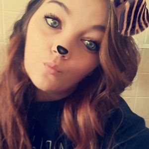 Meet your Posher, Cassandra